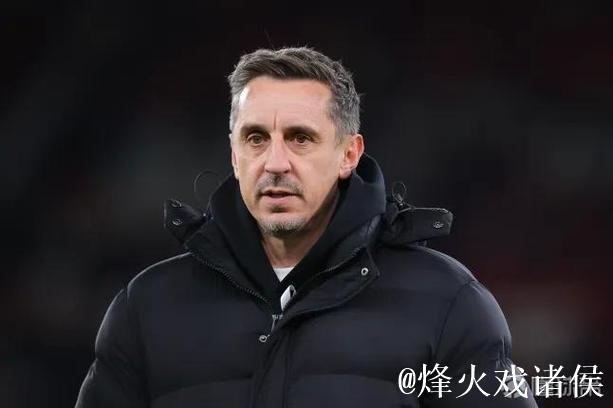 内维尔:卢克-肖需加强防守实力,目前表现令队友左右为难 内维尔:卢克-肖需加强防守实力,目前表现令队友左右为难