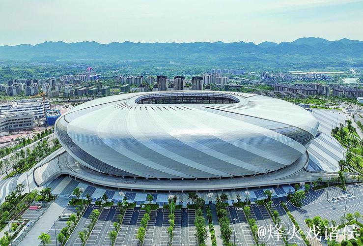 重庆龙兴球场启用:下赛季中超将有10队拥有专用足球场 重庆龙兴球场启用:下赛季中超将有10队拥有专用足球场